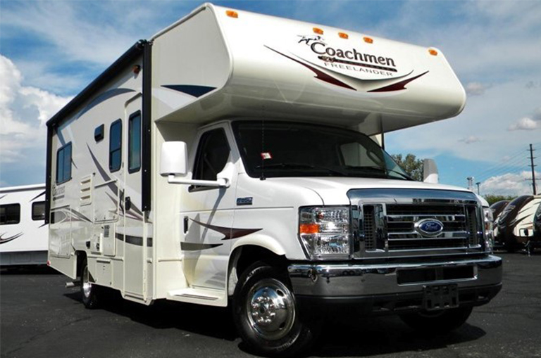 25 FT COACHMEN FREELANDER CLASS C WITH SLIDE