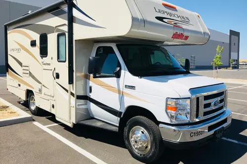 25 FT COACHMEN LEPRECHAUN CLASS C WITH SLIDE