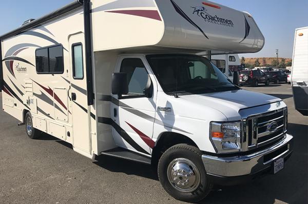 29 FT COACHMEN FREELANDER CLASS C 2 SLIDES