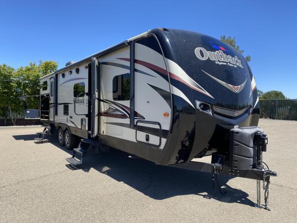 RV trailer, 35 Foot Long, double slide, 10 people to sleep
