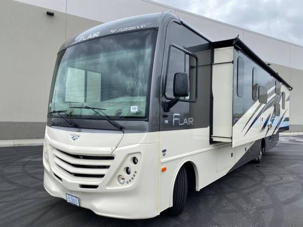 Fleetwood Flair 2022, 35 Foot Long, Class A, Gas, Double Slide