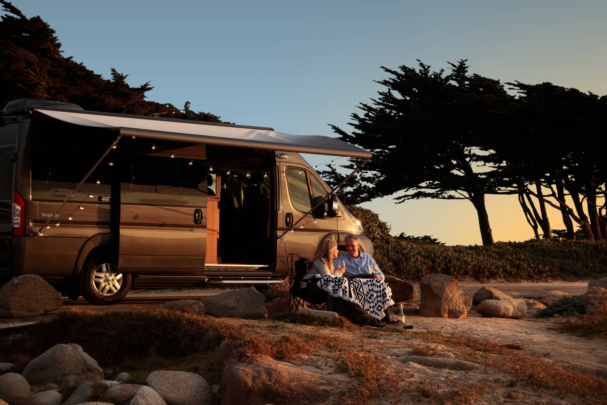 motorhome rental, RVs of Sacramento, RV for rent, travel trailer rental, trailers for sale in Sacramento, Sacramento RV, RV rental Sacramento, Rent RV